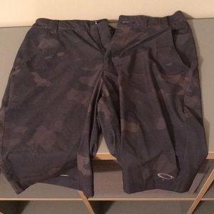 Oakley golf shorts